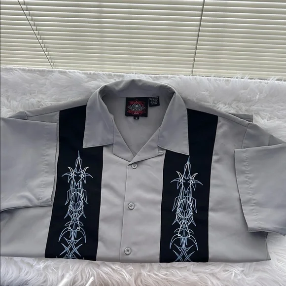 Men's Gray and Black Casual Button Down Shirt - Picture 1 of 4